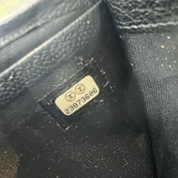 Chanel wallet 10 card slots - Picture 3 of 5